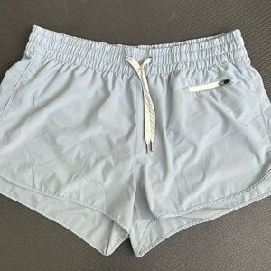 COPY - Vuori Clementine Shorts powder blue size XL great condition